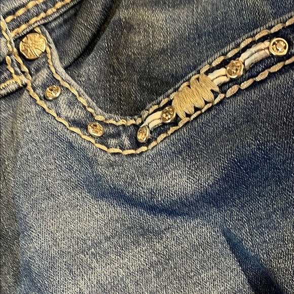 Stylish Blue Cropped Jeans - Picture 10 of 10